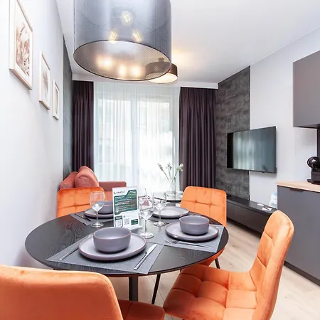 Apartly- Garden Ii Z Prywatnym Ogrodem W Centrum &widok アパート
