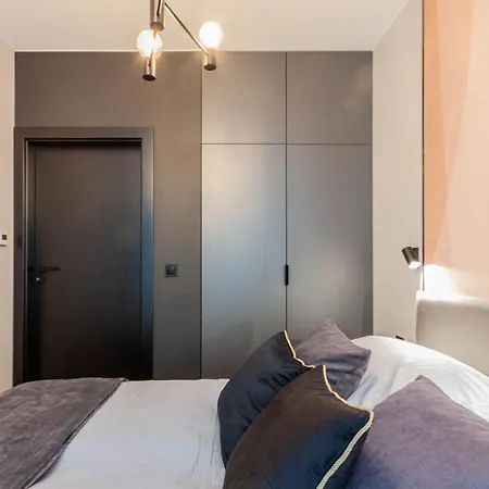 Apartly- Garden Ii Z Prywatnym Ogrodem W Centrum &widok アパート