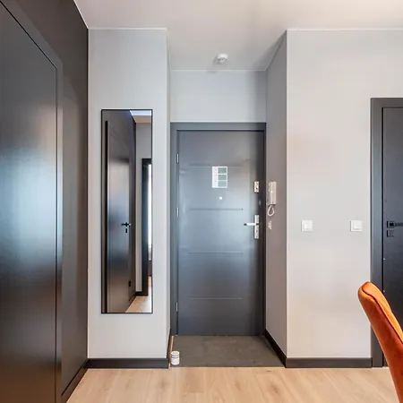Apartly- Garden Ii Z Prywatnym Ogrodem W Centrum &widok アパート
