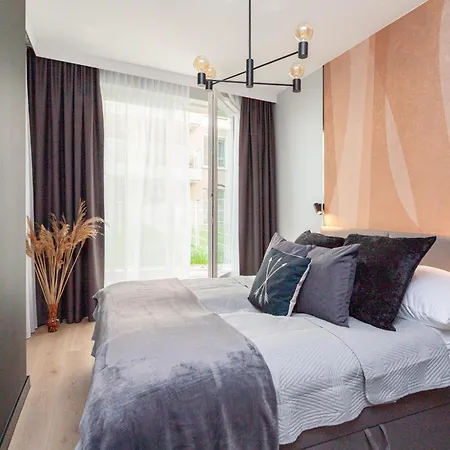 Apartly- Garden Ii Z Prywatnym Ogrodem W Centrum &widok アパート *